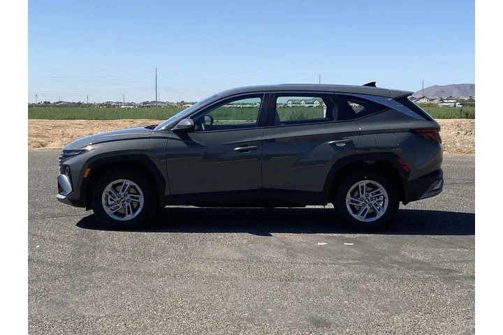 $30490 : Hyundai TUCSON 2026 AWD SE 4 image 6