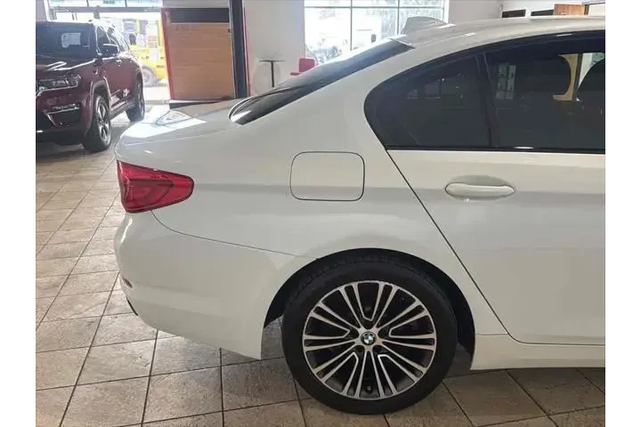 $28995 : BMW 5 Series 2019 AWD 540i x image 10