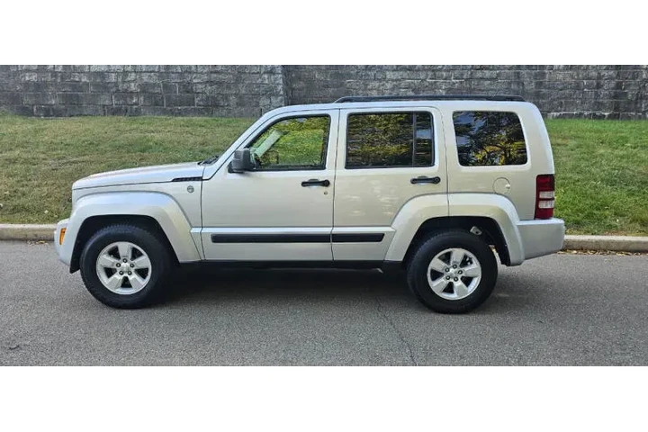 $5795 : 2011 Liberty Sport 70th Anniv image 7