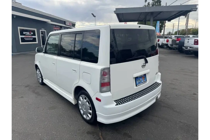 $10998 : 2006 xB image 6