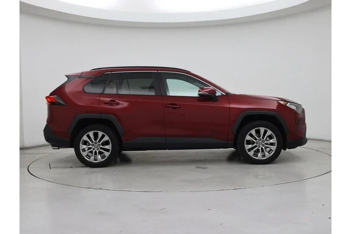 $30998 : Toyota RAV4 2021 AWD XLE Pre image 7