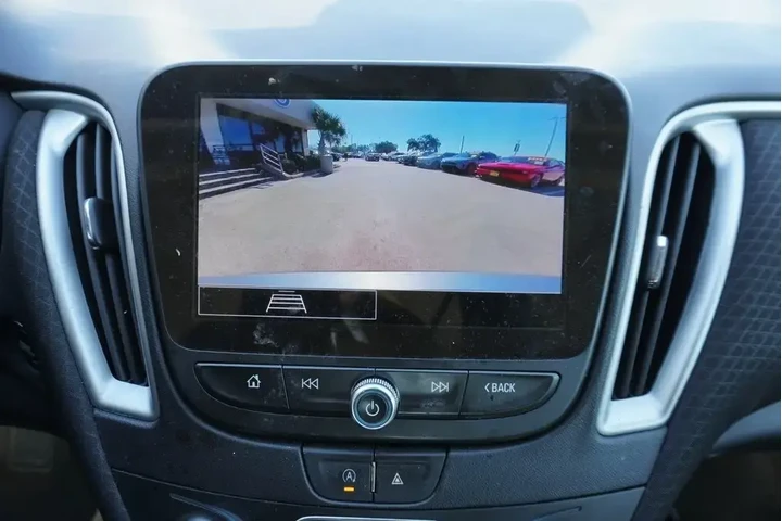 $19488 : Chevrolet Malibu 2024 LT 4dr image 9