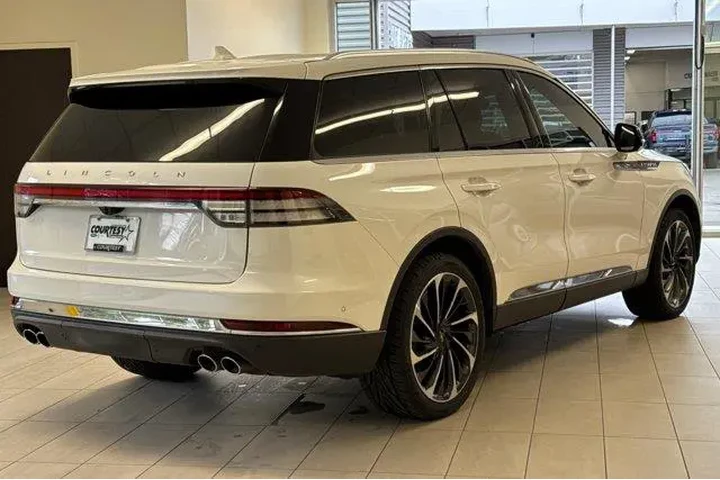 $30996 : Lincoln Aviator 2020 AWD Res image 4