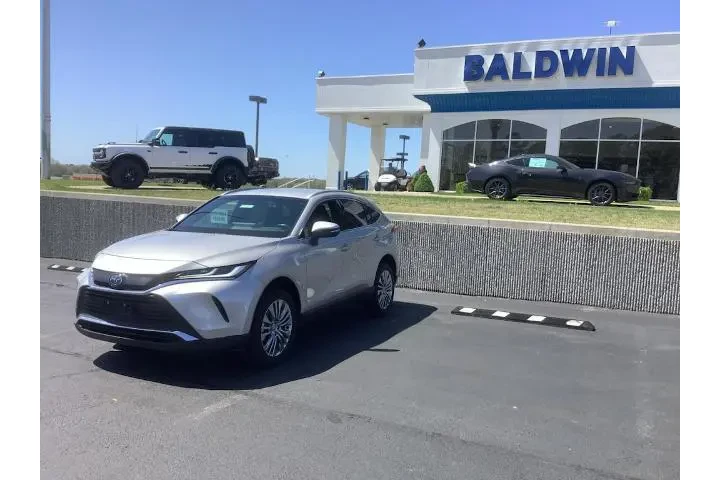 $26950 : Toyota Venza 2022 AWD LE 4dr image 3