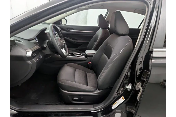 $19998 : Nissan Altima 2023 2.5 SV 4d image 10