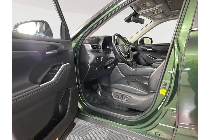 $35000 : 2023 Highlander XLE image 2