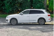 $17995 : Audi Q7 2019 AWD quattro SE thumbnail