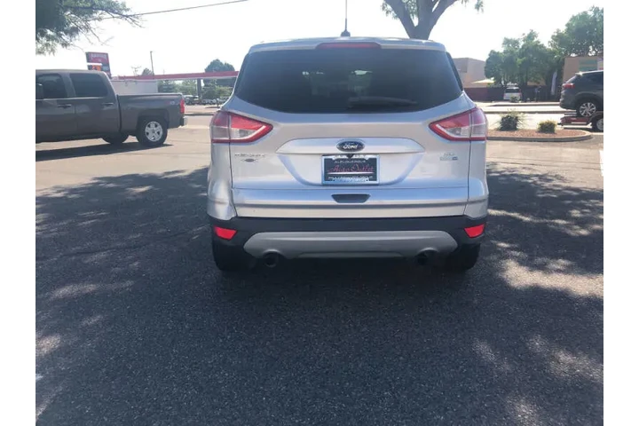 2016 Escape SE image 5