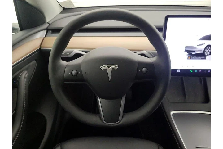 $37998 : Tesla Model Y 2023 AWD Long image 10