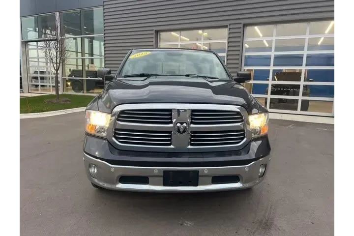 $10470 : Ram 1500 2015 4x4 SLT 4dr Cr image 2