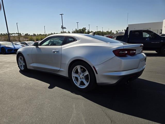 $24901 : Pre-Owned 2019 CAMARO 2LT image 3