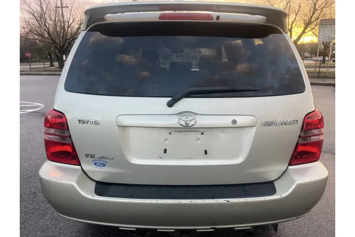 $3900 : 2001 Highlander image 6