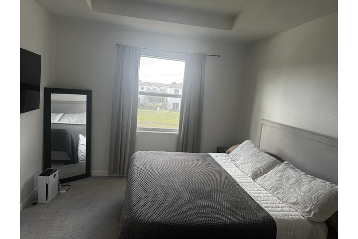 $1300 : Se renta habitaciones amplia image 1