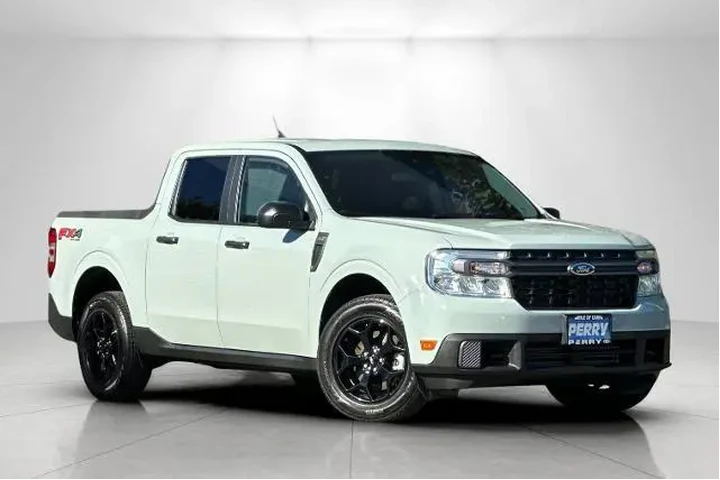 $31995 : Ford Maverick 2024 AWD XLT 4 image 1