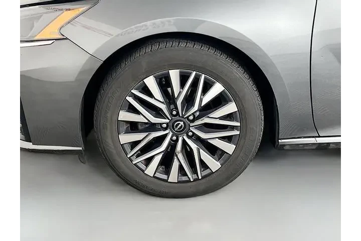 $21975 : Nissan Altima 2024 2.5 SV 4d image 10