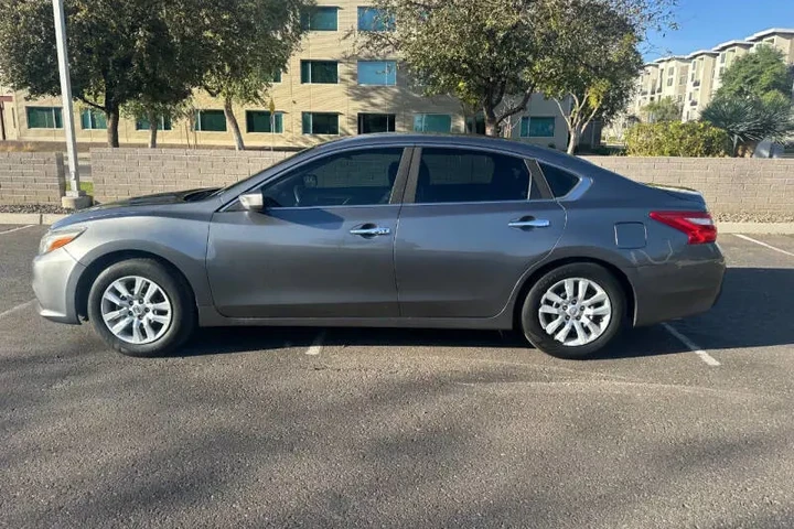 $8295 : 2016 Altima 2.5 S image 4