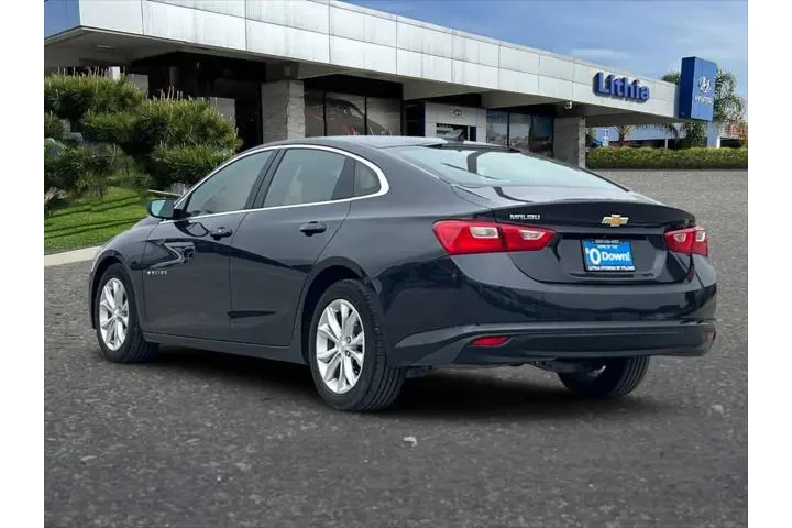 $13899 : Chevrolet Malibu 2023 LT 4dr image 7