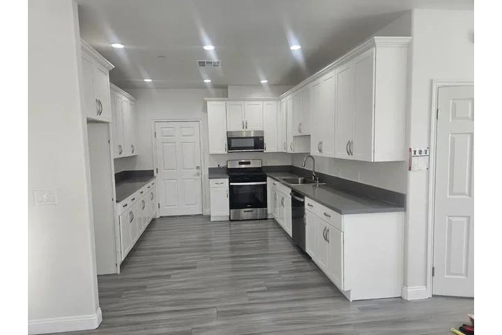 $2550 : Must see - Won't last! image 3