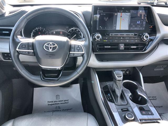 $39500 : PRE-OWNED 2021 TOYOTA HIGHLAN image 10