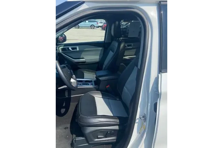 $38850 : Ford Explorer 2023 AWD XLT 4 image 5