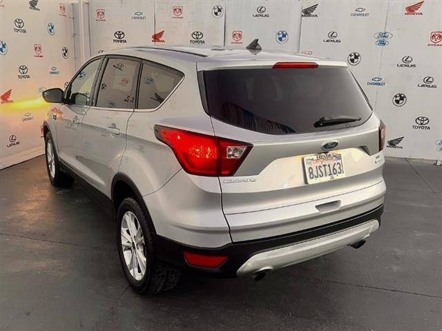 $13495 : Used 2019 Escape SE FWD for s image 5