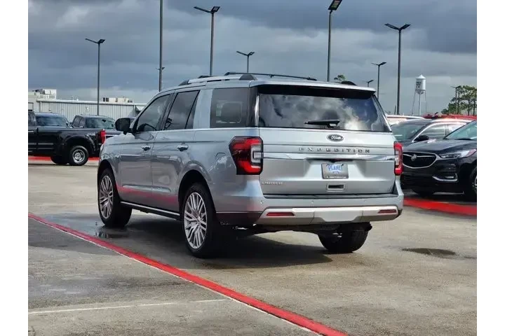 $35980 : Ford Expedition 2022 4x2 Lim image 7