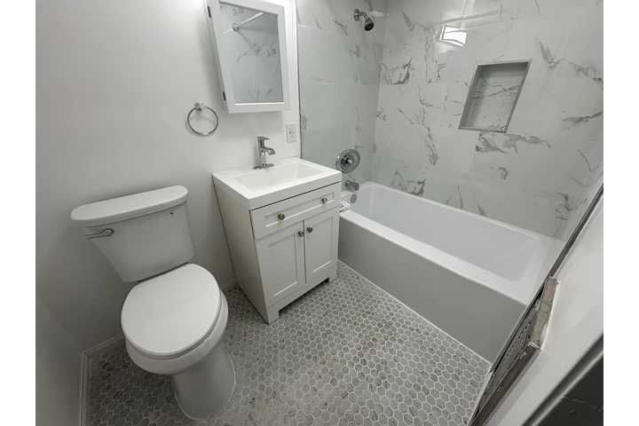 $1000 : Rento espacio en apartamento image 6