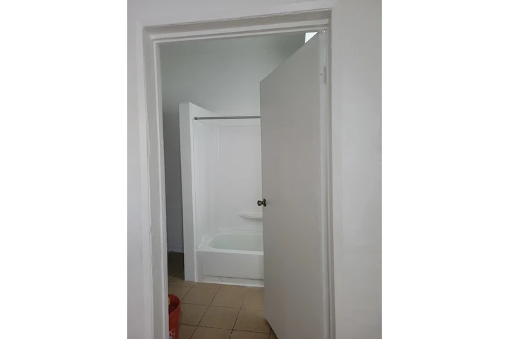 $850 : Rento recamara image 4