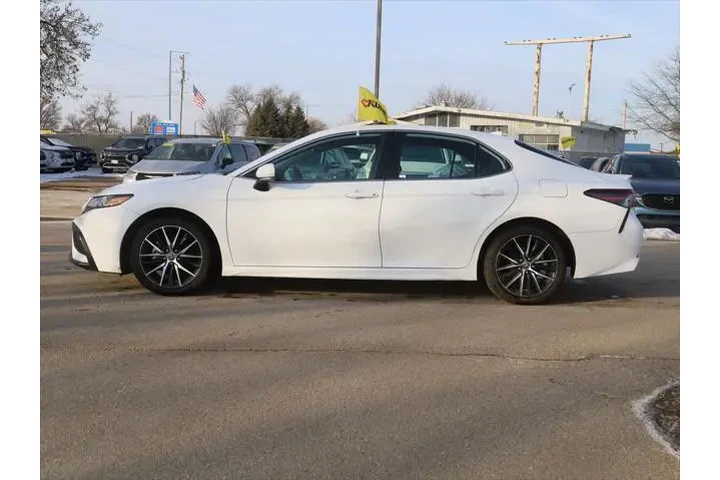 $22977 : Toyota Camry 2024 SE 4dr Sed image 6