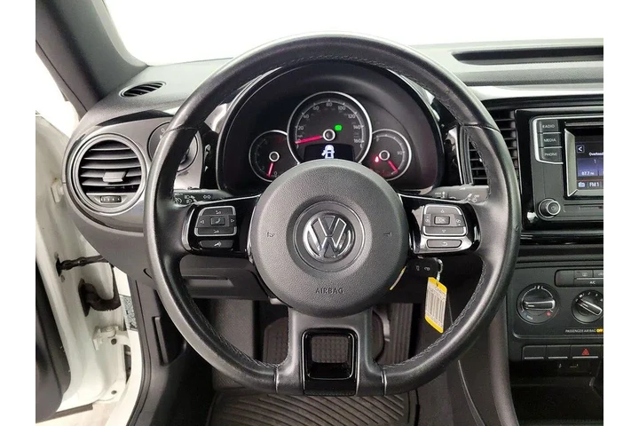 $24998 : Volkswagen Beetle 2018 2.0T image 10