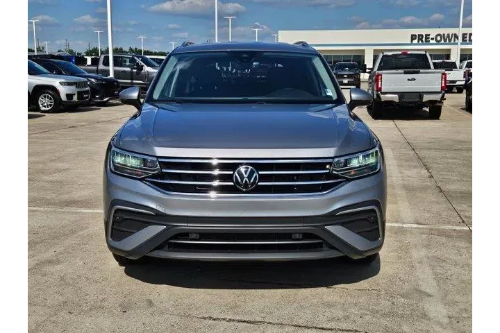 $20425 : Volkswagen Tiguan 2024 Wolfs image 8