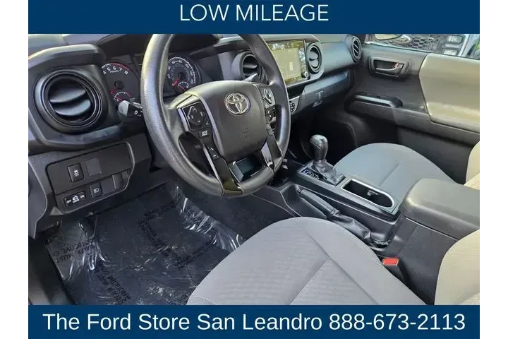 $29900 : Toyota Tacoma 2021 4x2 SR 4d image 3