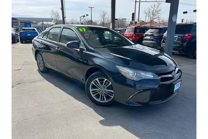 2017 Camry LE image 3