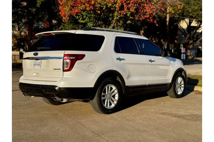 $9072 : 2015 Explorer image 3