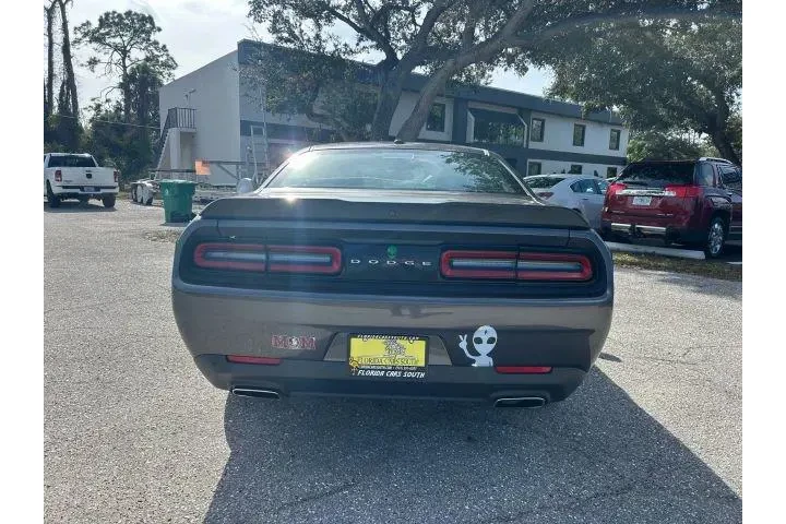 $14950 : Dodge Challenger 2018 SXT Pl image 6