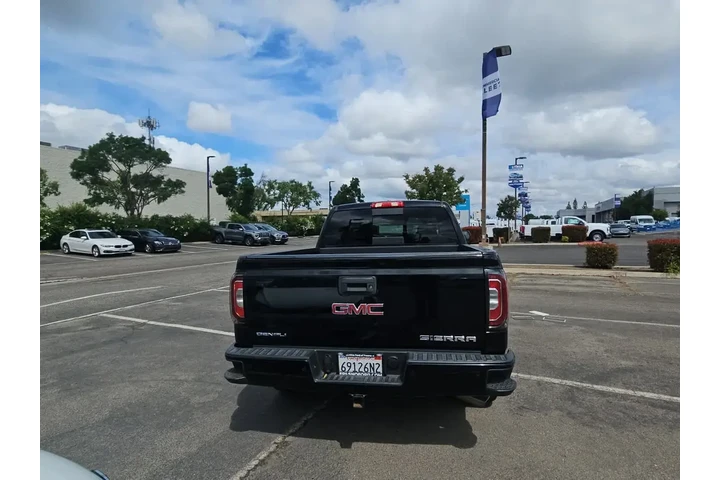 $25000 : GMC Sierra 1500 2018 4x4 Den image 7