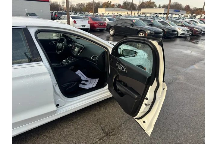 $10980 : 2015 200 4dr Sdn Limited FWD image 8