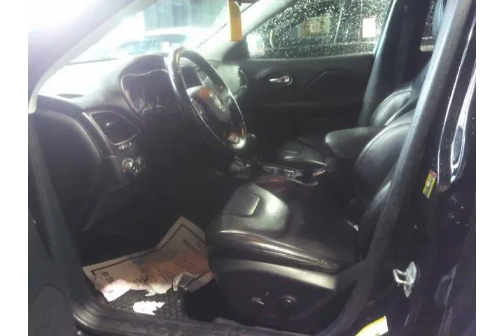 $20749 : Jeep Cherokee 2020 4x4 Trail image 6