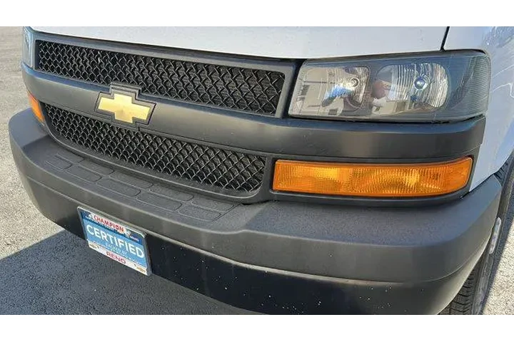 $32984 : Chevrolet Express 2023 LS 35 image 9