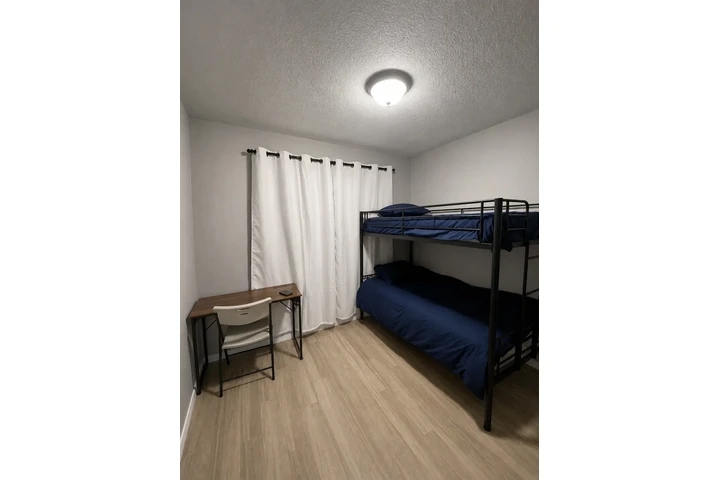 $600 : 🏡 Se rentan cuartos compartid image 1
