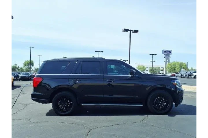 $39944 : Ford Expedition 2023 4x2 XLT image 7