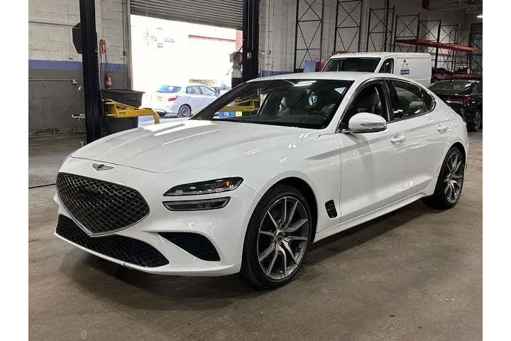 $28888 : Genesis G70 2023 2.0T 4dr Se image 8