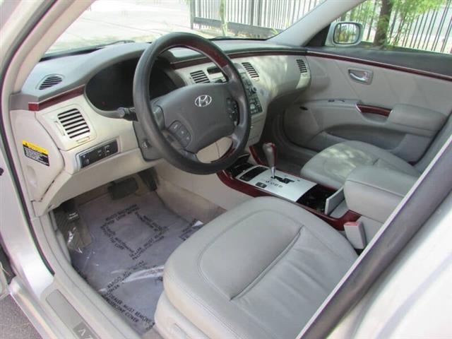 $7995 : 2006 Azera Limited image 10