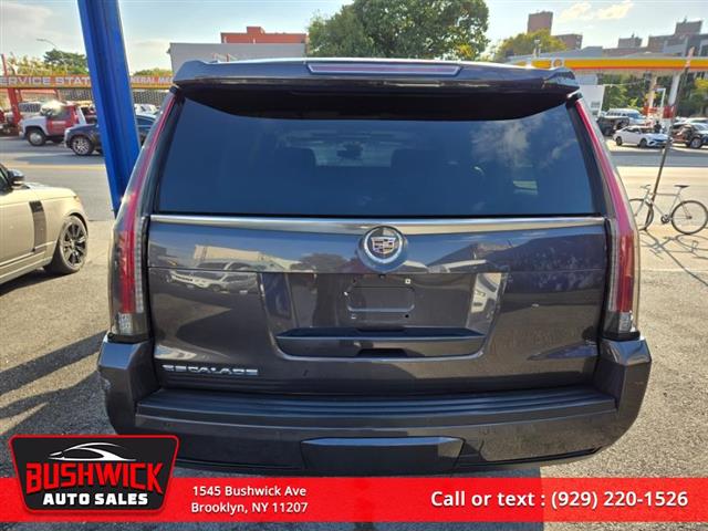 $19995 : Used 2015 Escalade ESV 4WD 4d image 5