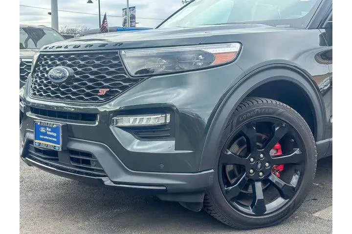 $39989 : Ford Explorer 2023 AWD ST 4d image 3