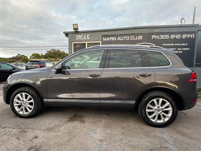 $7850 : 2013 Touareg VR6 Sport image 3