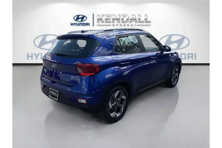 $15853 : Hyundai VENUE 2023 Limited 4 image 6