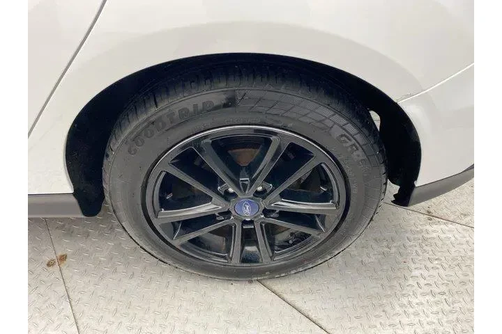 $8995 : Ford Focus 2018 SE 4dr Hatch image 10