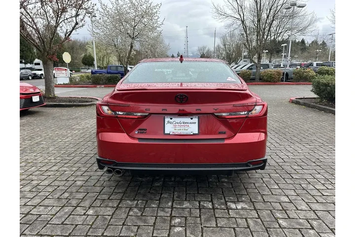 $32681 : Toyota Camry 2025 AWD SE 4dr image 6