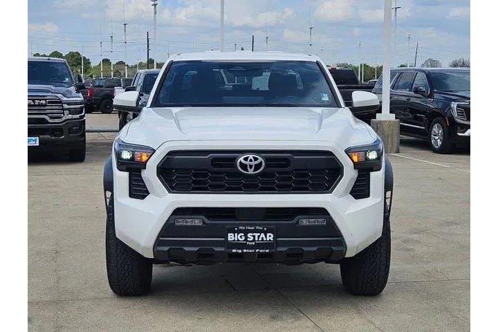 $38699 : Toyota Tacoma 2024 4x4 SR5 4 image 8